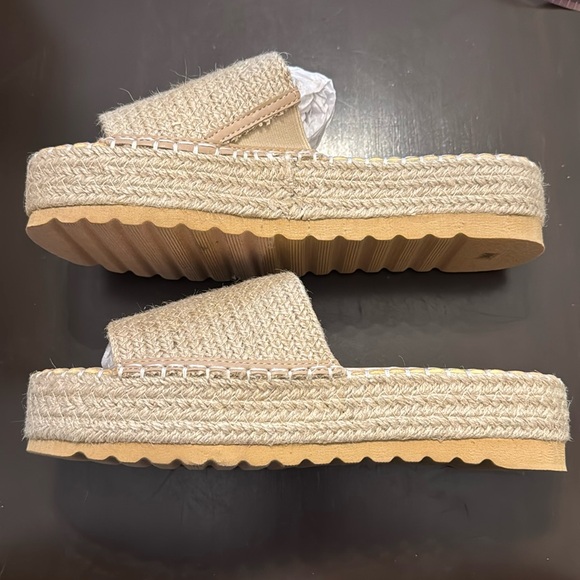 MATISSE
Natural Del Mar Sandals - Picture 6 of 13